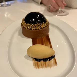 Mousse bar: chocolate cookie crunch, cocoa cake, rasberry-dark chocolate mousse, orange blossom cremeux