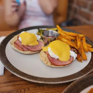 Eggs Benedict