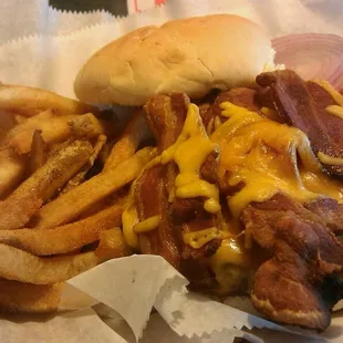 Bacon Cheeseburger with fries