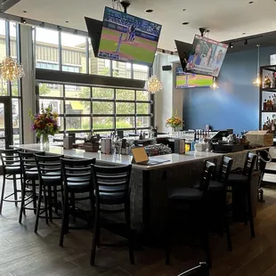 Bar Area and Rollup Door to Patio