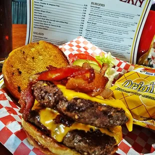 Full pound Bacon Cheeseburger absolutely Outstanding Delicious