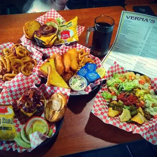 This place is a Winner Nacho's, Burgers, Cod Fish n Onion Rings Wonderful