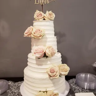 Rustic wedding cake