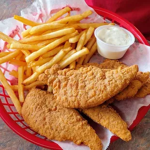 Everything looks &amp; tastes straight out of a bag. Prices don't reflect that.