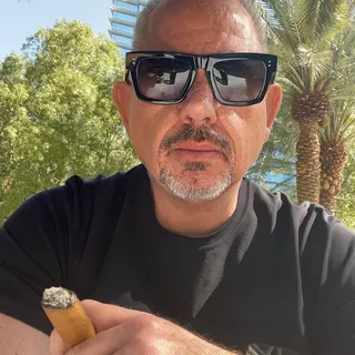 Robbie G.