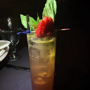 dessert, drink