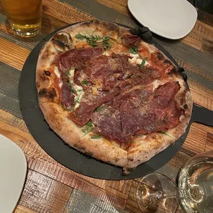 Prosciutto pizza