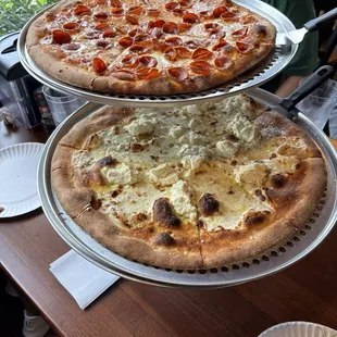 Pepperoni pizza, Bianca pizza