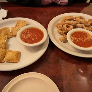 8 Piece Fried Ravioli &amp; Fried Calamari