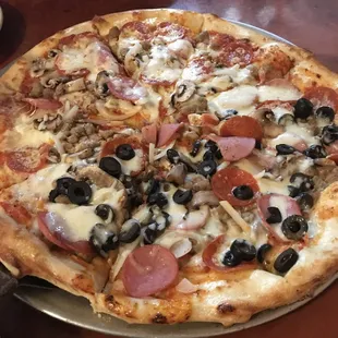 The large pizza is much larger than the 14" listing