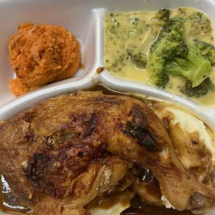 chicken, mashed potatoes and broccoli