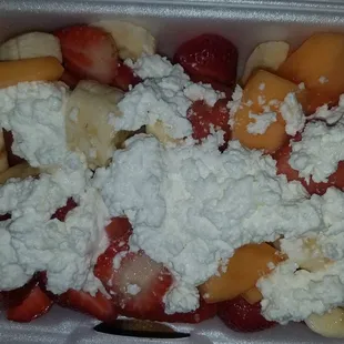 Fruit salad with cottage cheese