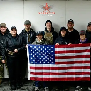 Fighting Handgun - Self defense based tactical training (in the rain).