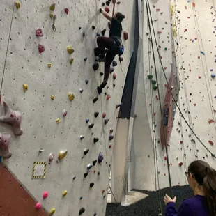 Auto belay tall walls