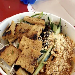Vegan Glass Noodles in Chili Oil & Tahini, With Seitan & Woodear (Served Cold)