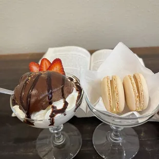 Vanilla macarons and cream puff profiteroles