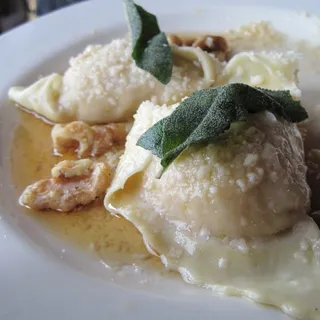 Pansoti Di Zucca Ricotta Cavatelli E Pomodoro**