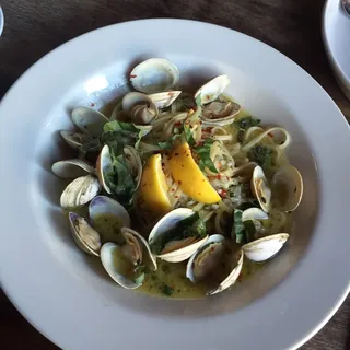 Linguine Con Vongole**