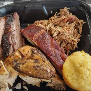 Veterans Combo - Brisket 1/4 chicken, pulled pork, pork rib, corn muffin