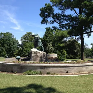 06-07-12; Veterans Plaza @ Overton Park, Memphis TN