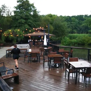 VIP Club, right side.  A second smaller bar with bartenders. Also some tables and chairs.