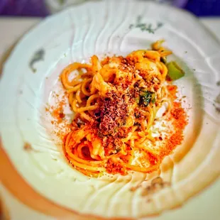 SPAGHETTI AND PRAWNS WITH FERMENTED CHILI AND BREADCRUMBS