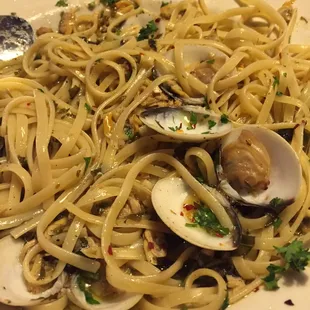 Linguine with clam sauce