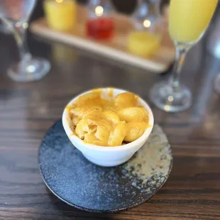 Oxtail, macaroni, and cheese