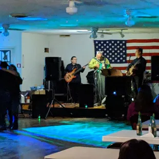 Live Band - Los Dela Cruz November 2018