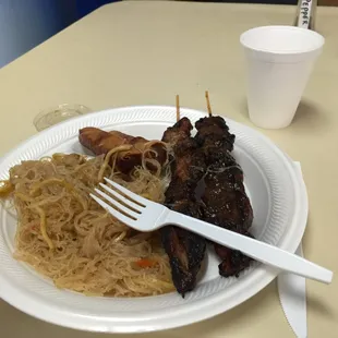 Combination platter which the lumpia is great