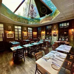 A PICTURE OF BEAUTY ! Via Della Pace in New York, NY is featured on my international website at classicbitesandbrews.com