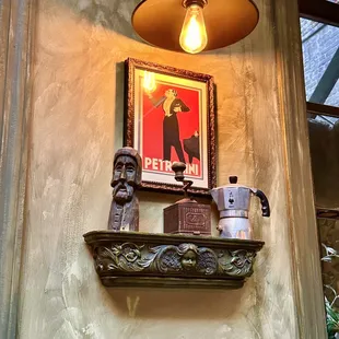 COOL DECOR. Via Della Pace in New York, NY is featured on my international website at classicbitesandbrews.com