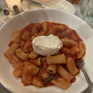 Rigatoni al pomodoro with Burrata