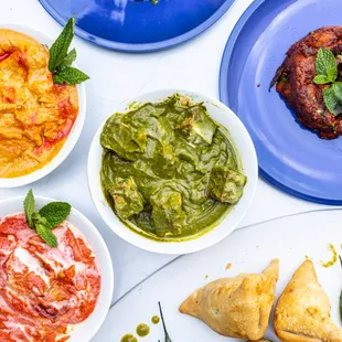 paneer tikka masala, spinach paneer, butter chicken, Samosa, Chili Chicken