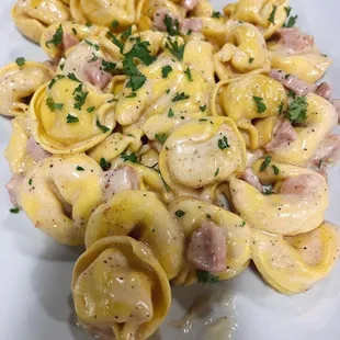 Tortellini Panna e Prosciutto