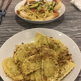 Ravioli con Ricotta e Spinaci
