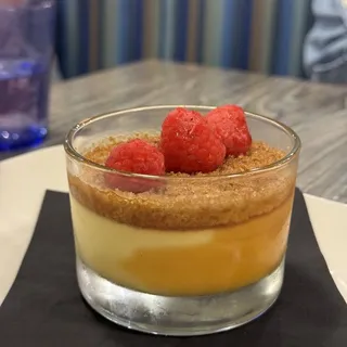 Creme Brule w/berries