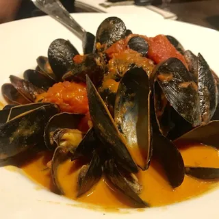Mussels in Smoky Tomato Broth