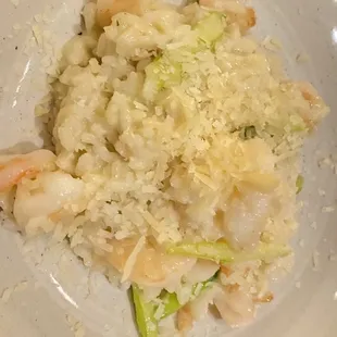 Risotto del Giorno .... Pan seared jumbo shrimp with asparagus and a creamy Parmesan risotto. This  was soooooo delicious