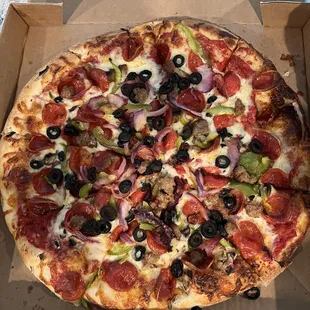 Large pizza - Everything except Anchovies
