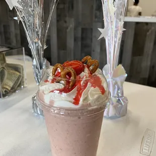 Strawberry pretzel salad smoothie