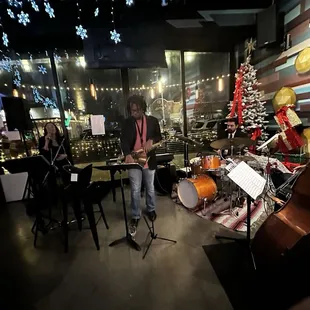 Live music featuring the very talented Debi Ruud