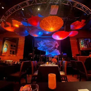 Look at this ambiance!