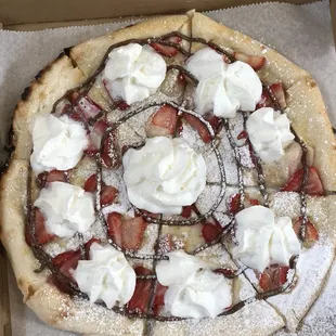 Strawberry and Hazelnut Pizza, great for dessert!