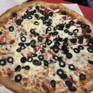 Olive Medium Pizza build your own