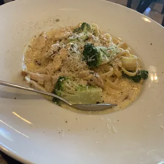 Fettuccine Alfredo