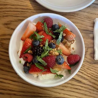 Greek Yogurt & Rose Honey