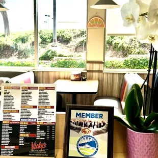 Vicky&apos;s Jurupa Valley is proud to be a member of Jurupa Valley Chamber of Commerce.
