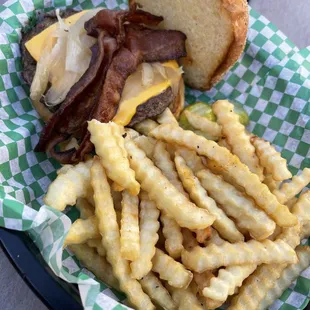 Bacon burger with fried onions
