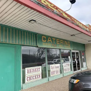 ows outside of restaurant